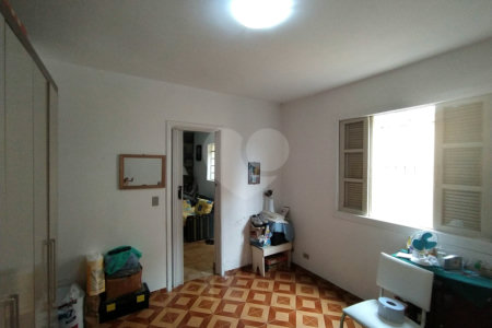 Casa à venda com 6 quartos, sendo 2 suítes, em Chora Menino, São Paulo, SP
