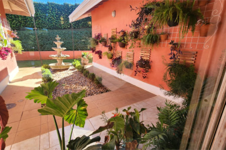 Casa à venda com 4 quartos, sendo 2 suítes, no condomínio Residencial Jardim Primavera, Louveira - SP