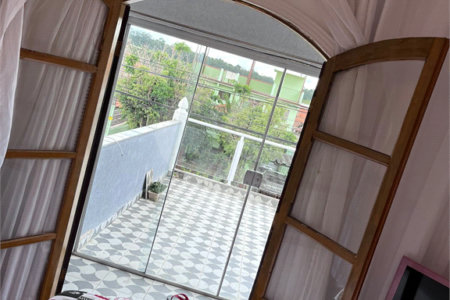 Sobrado à venda com 5 quartos, sendo 2 suítes,  em Jardim da Granja, São José dos Campos, SP
