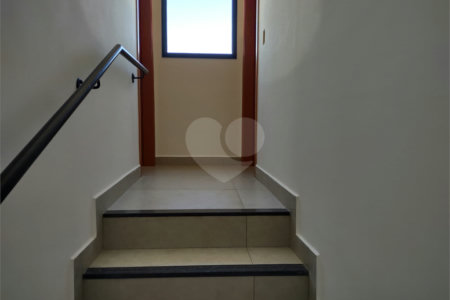 Casa à venda com 2 suítes em Jardim Santo Antônio, Atibaia, SP