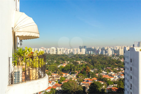 Cobertura à venda com 4 quartos, sendo 2 suítes,  em Santo Amaro, São Paulo, SP