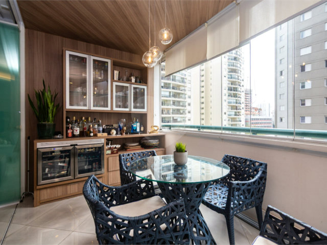 Apartamento à venda com 3 suítes em Moema, São Paulo, SP