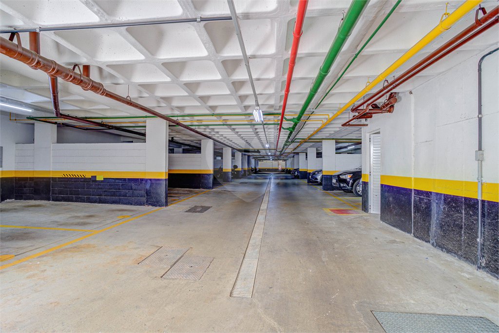 Casa à venda com 3 quartos, sendo 1 suíte, no condomínio Flora Park, São Paulo - SP