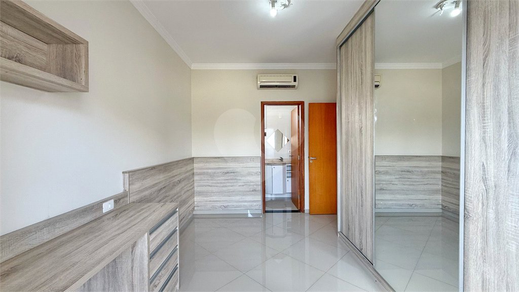 Casa à venda ou para alugar com 3 quartos, sendo 1 suíte,  no condomínio Portal de Itaici, Indaiatuba - SP