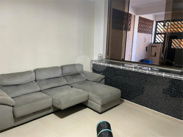 Sobrado à venda com 4 quartos, sendo 2 suítes,  em Jardim Marajoara, São Paulo, SP