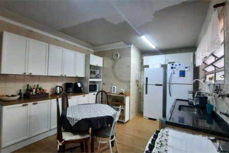 Casa à venda com 3 quartos, sendo 2 suítes, em Santo Amaro, São Paulo, SP