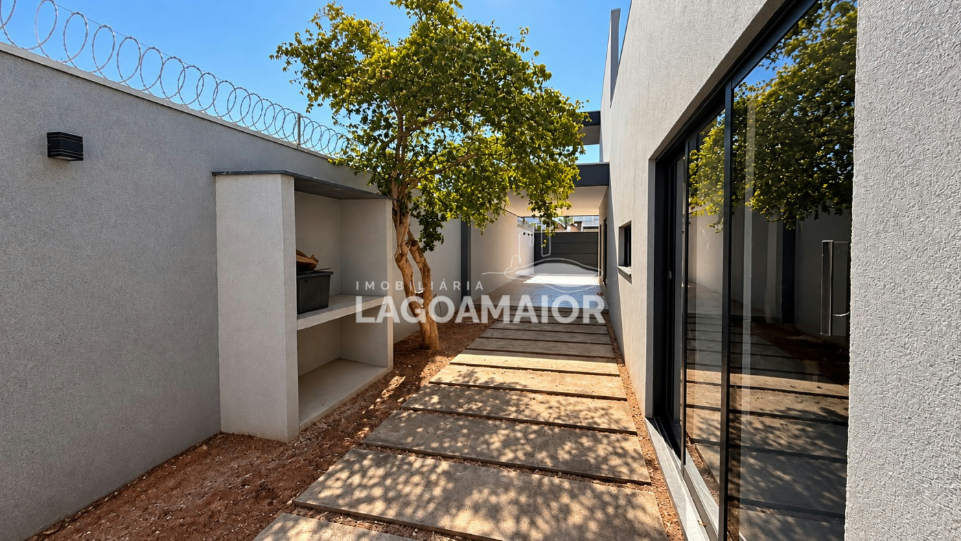 Casa à venda ou para alugar com 4 quartos, sendo 2 suítes, no Centro, Três Lagoas - MS