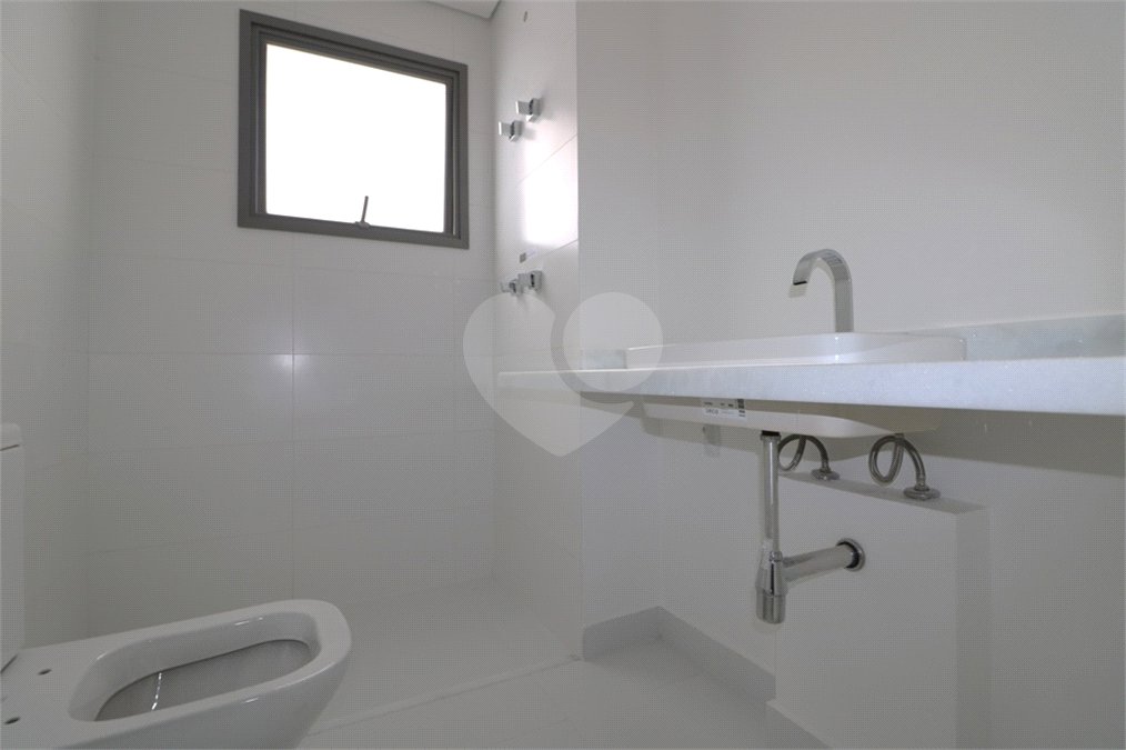 Apartamento à venda com 3 suítes em Moema, São Paulo, SP