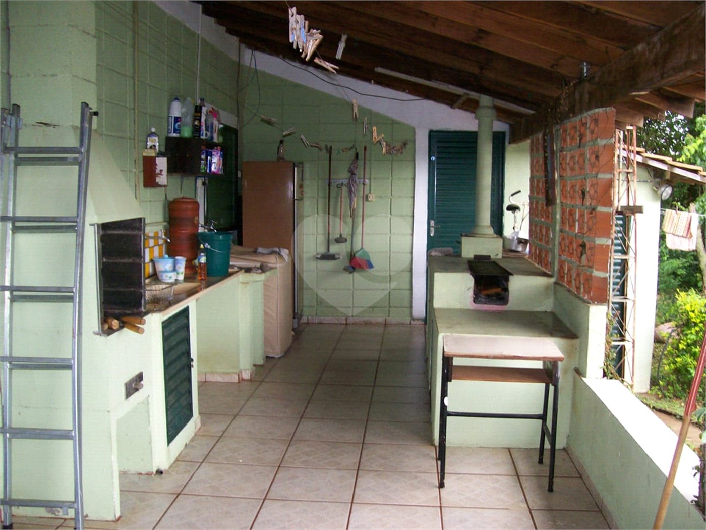 Chácara a venda no Aracê de Santo Antônio .