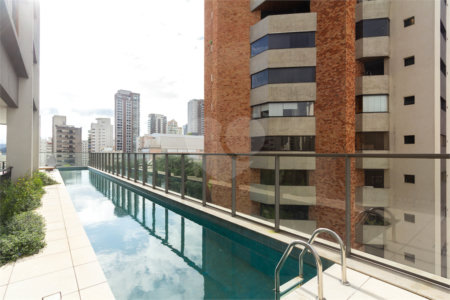 Apartamento à venda ou para alugar com 3 suítes em Moema, São Paulo, SP