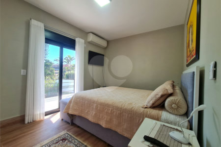 Casa com 4 dormitórios à venda, 214 m² por R$ 1.890.000 - Parque Arco Iris - Atibaia/SP