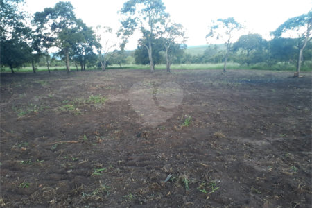 Terreno com 2.012,00 m² .