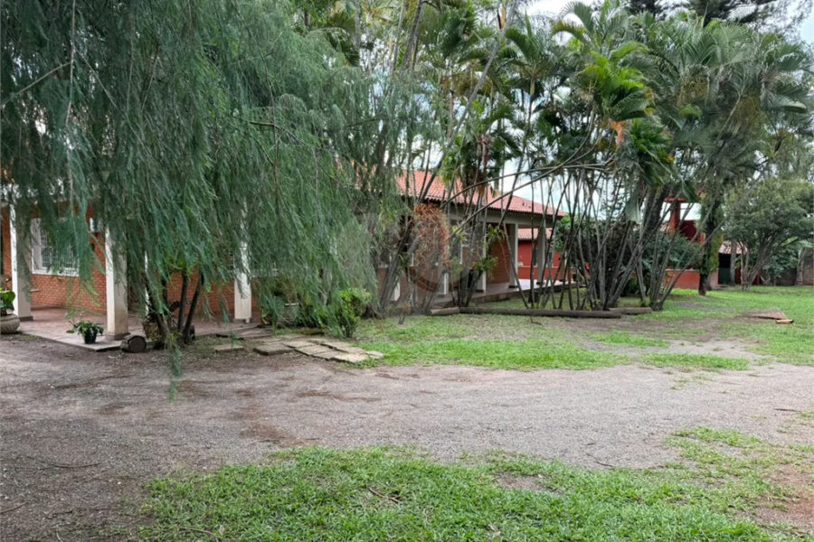 Chácara no Unileste, com espaço para eventos e cozinha industrial, na modalidade porteira fechada,