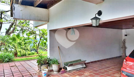 Casa à venda com 6 quartos, sendo 3 suítes,  em Serra da Cantareira, Mairiporã, SP