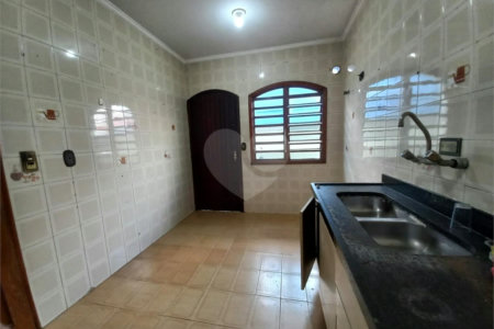 Casa à venda com 3 quartos, sendo 1 suíte, em Jardim das Vertentes, São Paulo, SP