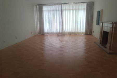 Apartamento à venda com 4 quartos, sendo 1 suíte, em República, São Paulo, SP