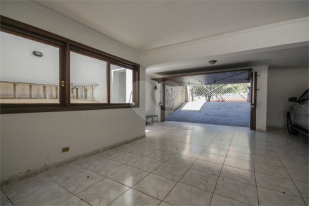 Casa à venda com 4 quartos, sendo 3 suítes, em City América, São Paulo, SP