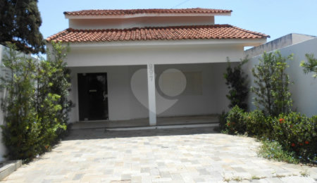 Casa à venda com 3 quartos, sendo 1 suíte,  no Centro, Três Lagoas, MS