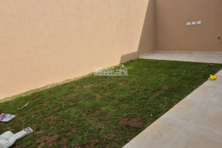 Casa à venda com 3 suítes em Vila Petrópolis, Atibaia, SP