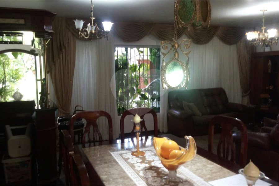 Casa à venda com 3 quartos, sendo 1 suíte, em Santana, São Paulo, SP