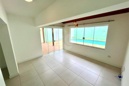 Casa Térrea à venda com 3 quartos, sendo 1 suíte,  em Cidade Universitária, Campinas, SP