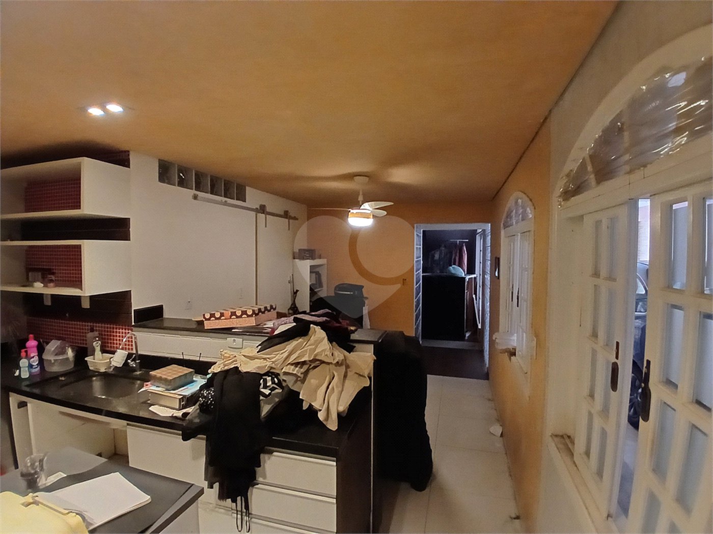 Sobrado à venda com 8 quartos, sendo 2 suítes, em Tremembé, São Paulo, SP