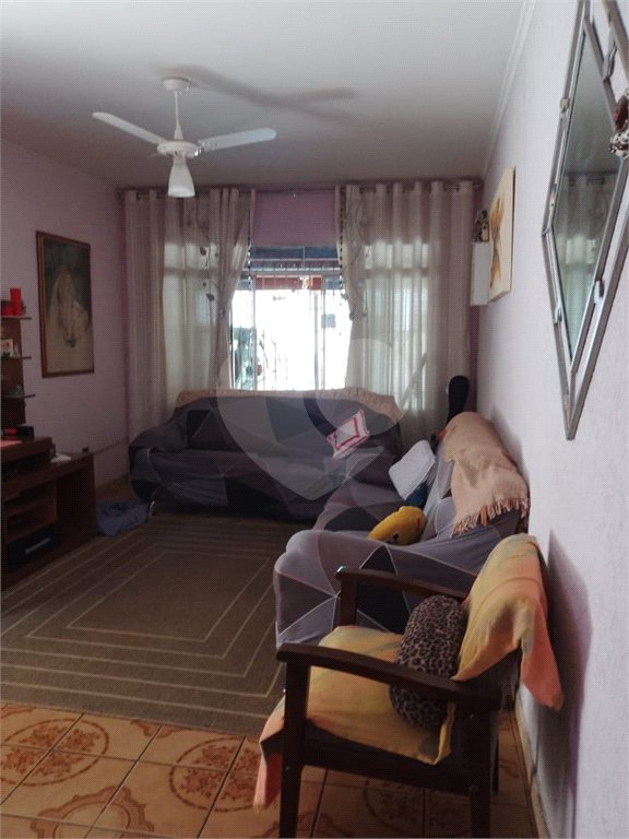 Sobrado à venda com 4 quartos, sendo 1 suíte, em Jardim Marisa, São Paulo, SP