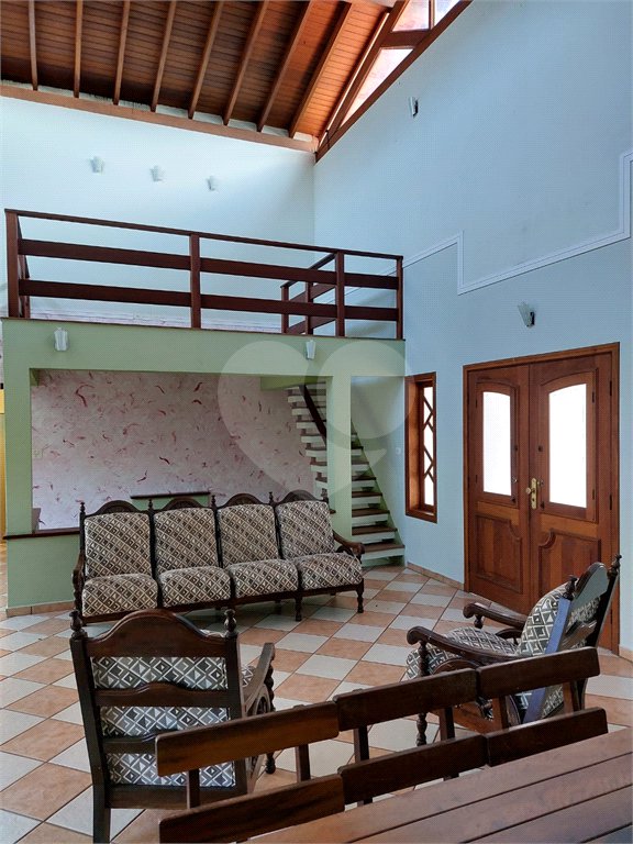 Casa à venda com 4 suítes no condomínio Monte Belo, Salto - SP