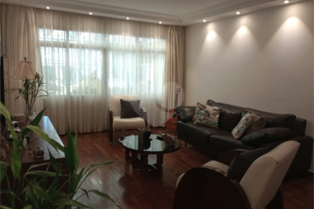 Sobrado à venda com 4 quartos, sendo 1 suíte,  em Jardim Prudência, São Paulo, SP