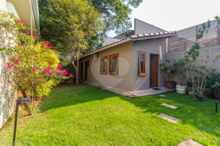Casa à venda com 4 suítes em Campo Belo, São Paulo, SP
