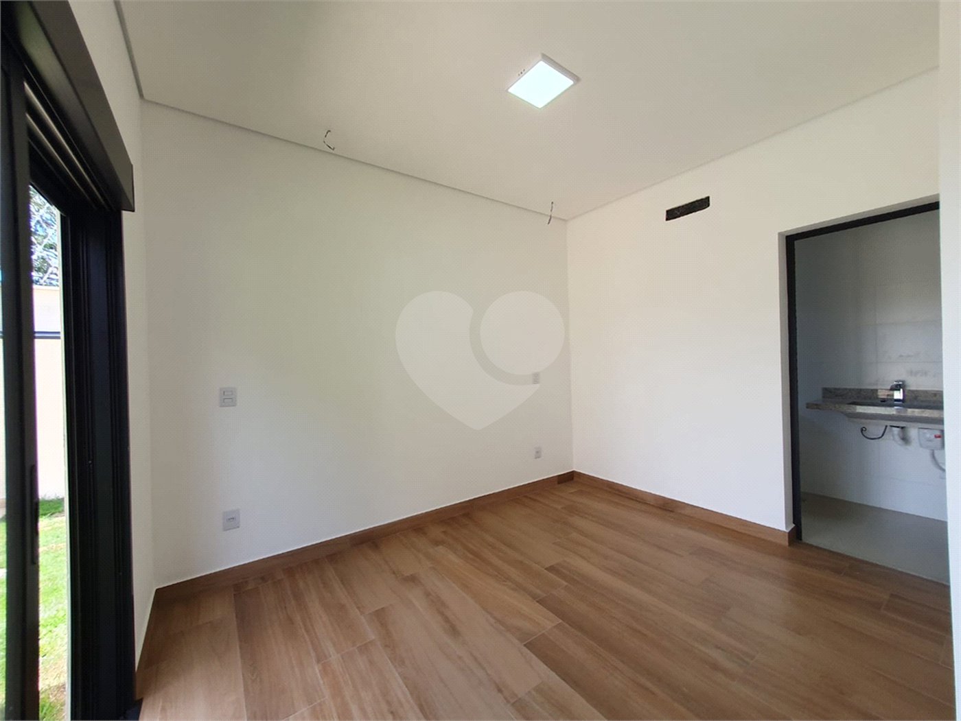 Casa à venda com 3 suítes no condomínio Via Castelli, Louveira - SP