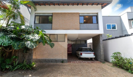 Casa à venda com 4 quartos, sendo 1 suíte,  em Jardim Novo Mundo, São Paulo, SP