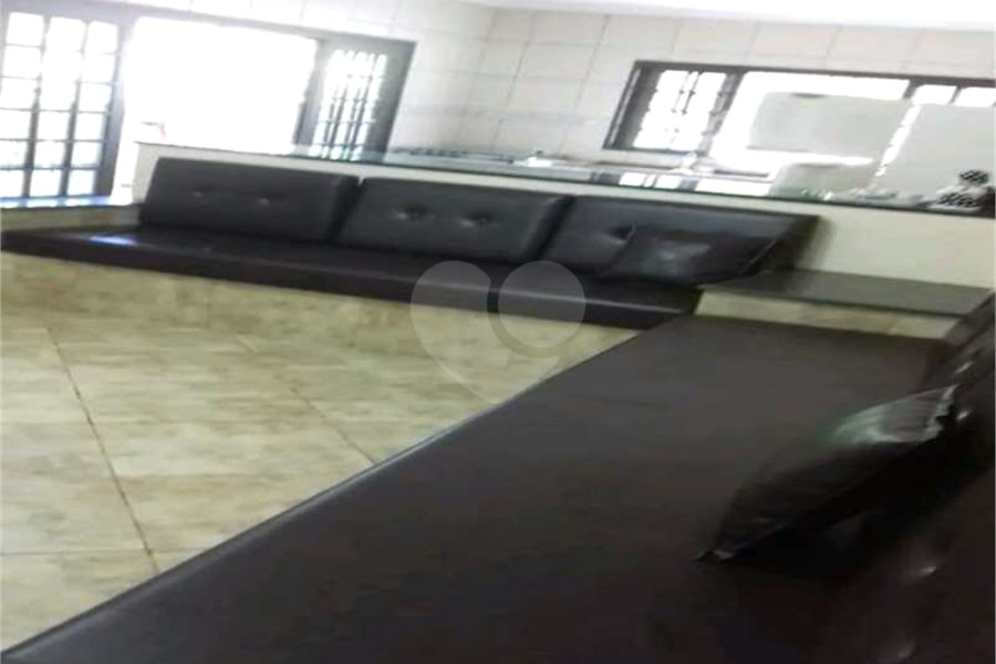 Casa à venda com 6 quartos, sendo 3 suítes, no condomínio Residencial Jardins de Mairiporã I, Mairiporã - SP