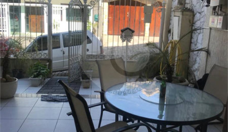 Triplex à venda com 4 quartos, sendo 1 suíte, em Campo Grande, Rio de Janeiro, RJ