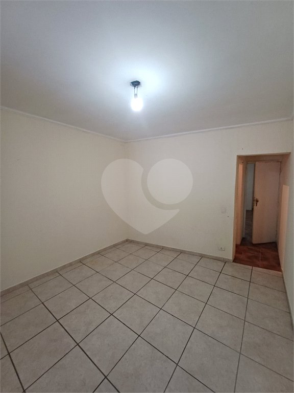 Casa à venda com 3 quartos, sendo 1 suíte, em Jardim Santo Elias, São Paulo, SP