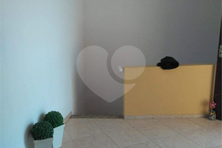Sobrado à venda com 2 quartos em Jardim São José, Poá, SP