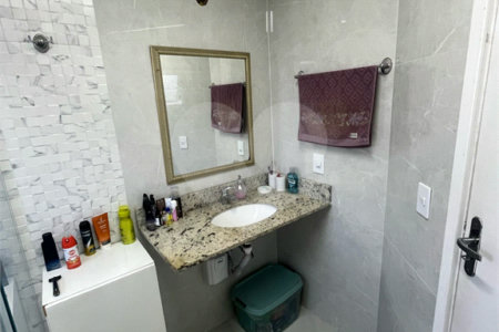 Casa à venda com 3 quartos, sendo 1 suíte, no condomínio Residencial Villagio Vitória, Guarulhos - SP