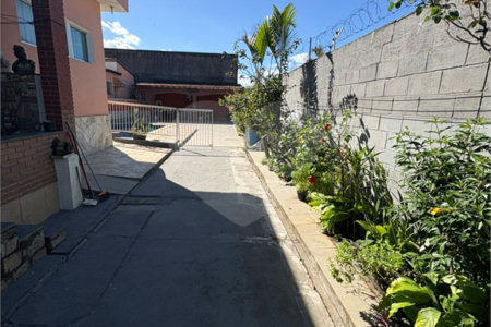 Casa Térrea à venda com 3 quartos em Vila Áurea, Poá, SP