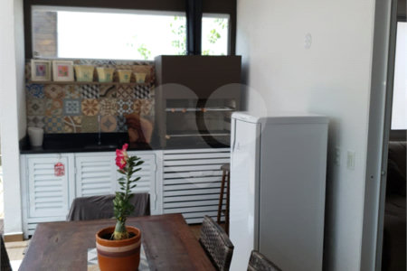 Casa à venda ou para alugar com 4 suítes no condomínio Sambaqui, São Sebastião - SP