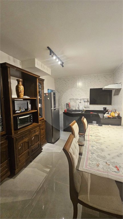 Casa à venda com 3 quartos, sendo 2 suítes, no condomínio Vale Encantado, Rio de Janeiro - RJ