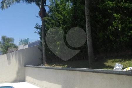 Casa à venda com 3 quartos, sendo 2 suítes,  no condomínio Vale do Sol, Bom Jesus dos Perdões - SP