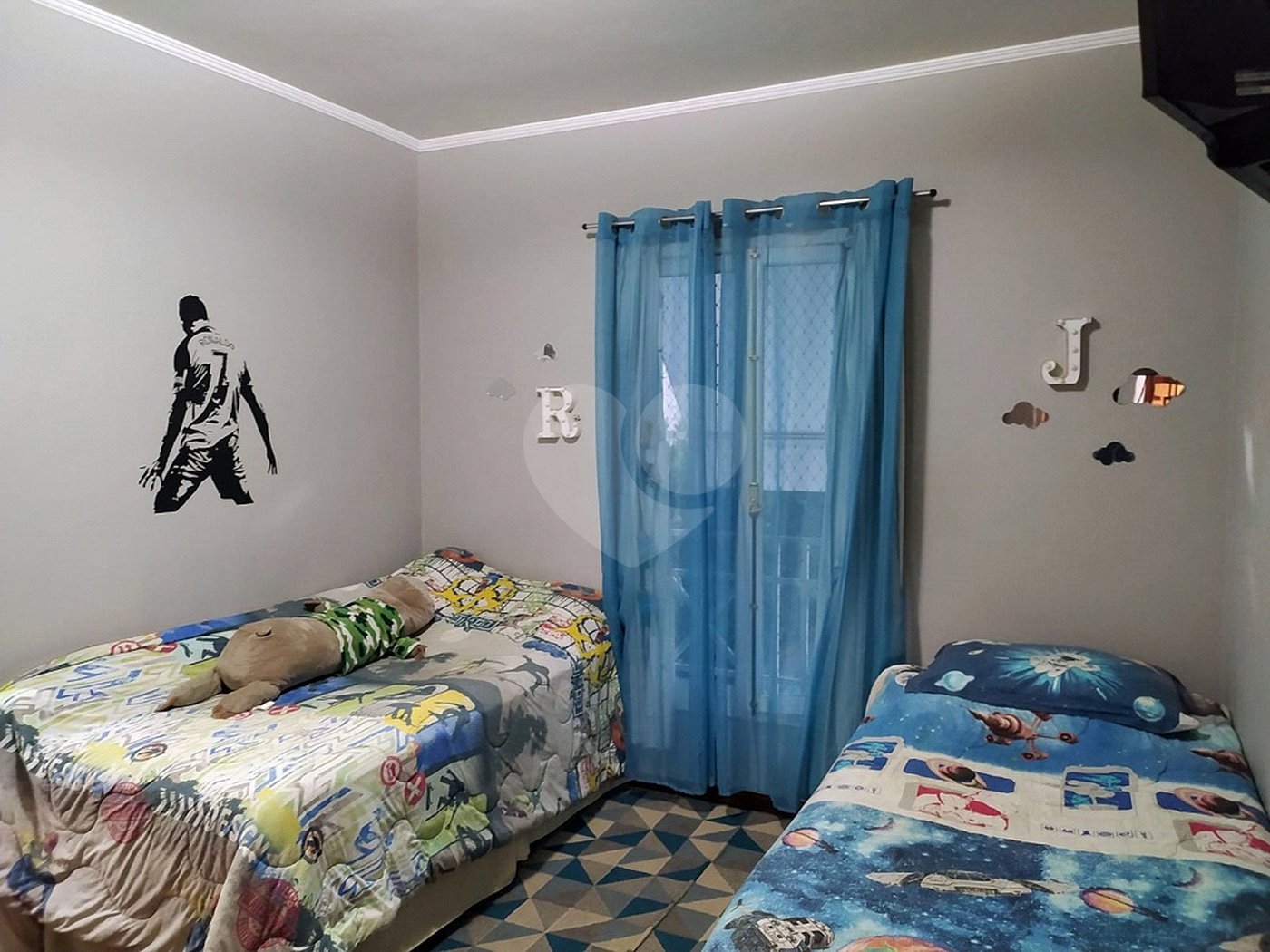 Sobrado à venda com 4 quartos, sendo 2 suítes, em Vila Paulicéia, São Paulo, SP
