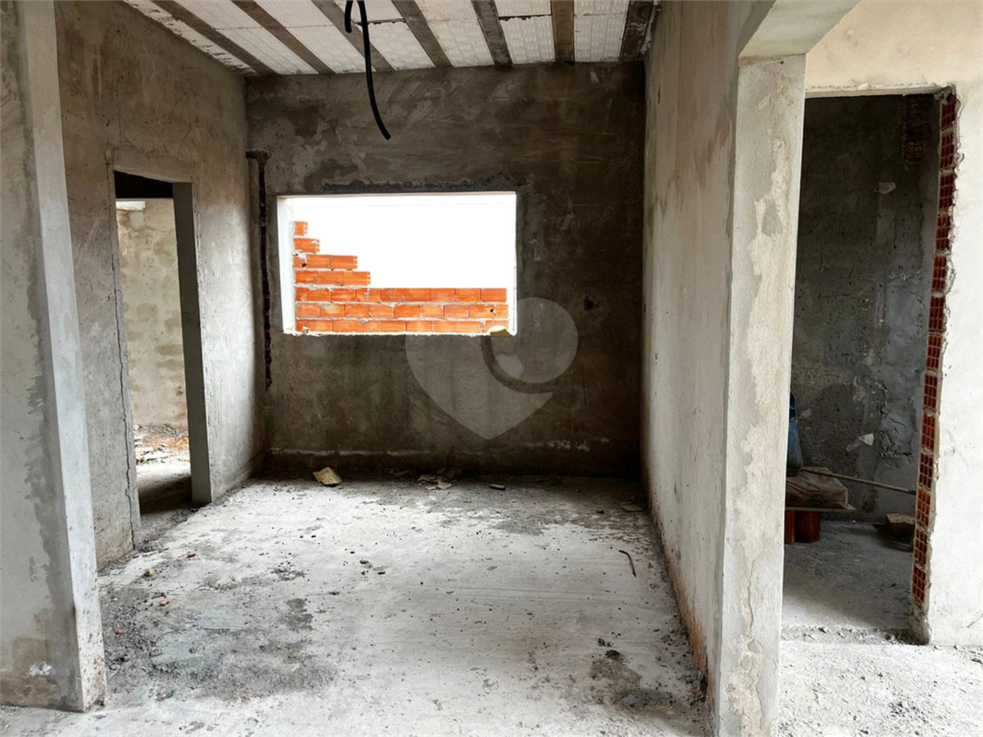 Casa à venda com 3 quartos, sendo 1 suíte, em Residencial Villaggio Di Capri, Itapetininga, SP