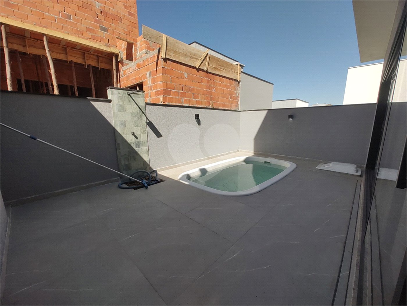 Casa à venda com 3 suítes no condomínio Terras de São Francisco, Sorocaba - SP
