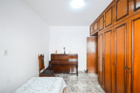 Casa à venda com 3 quartos, sendo 1 suíte, em Planalto Paulista, São Paulo, SP