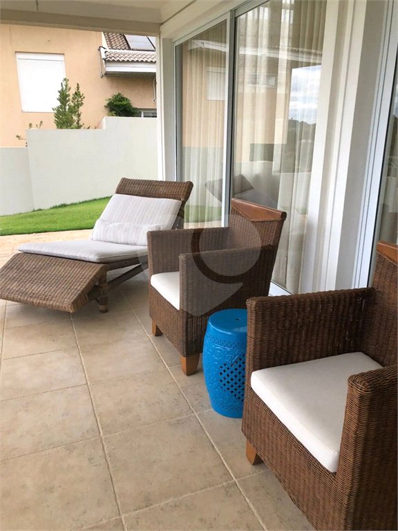 Casa à venda com 5 quartos, sendo 4 suítes, no condomínio Sol Vinhedo, Vinhedo - SP