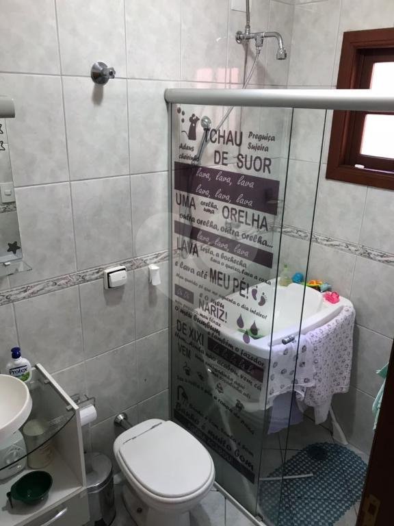 Casa à venda com 3 quartos, sendo 1 suíte, no condomínio Residencial Gabriela, São Paulo - SP