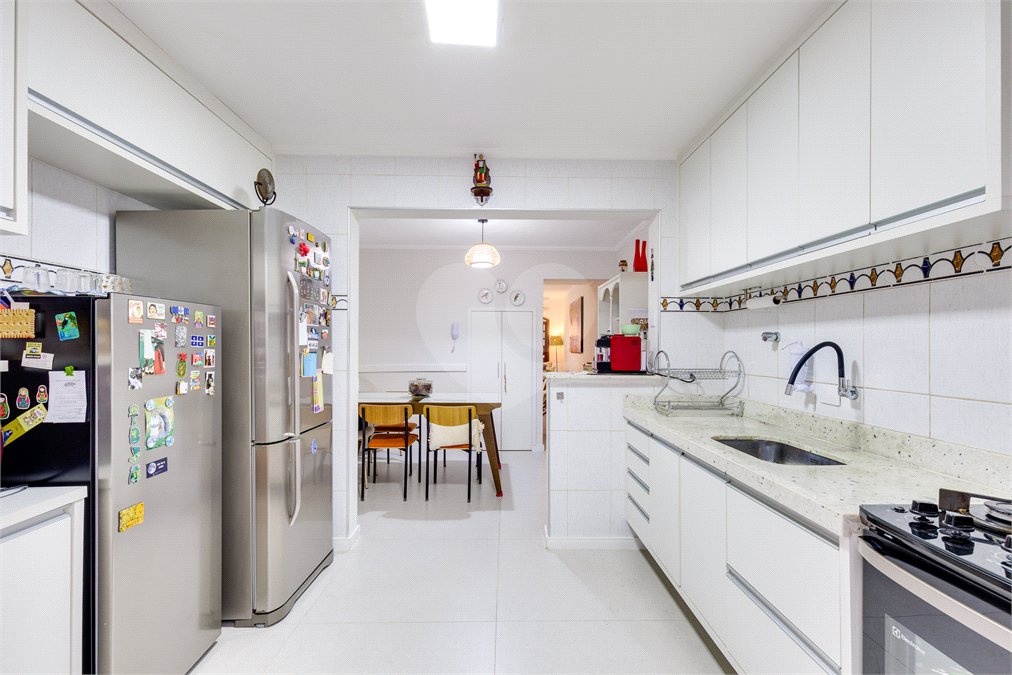 Casa à venda com 3 quartos, sendo 1 suíte,  no condomínio Village Bahamas, São Paulo - SP