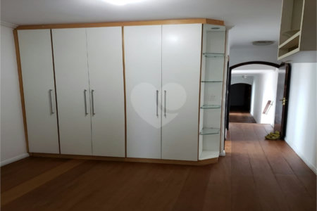 Sobrado à venda com 3 quartos, sendo 1 suíte, em Vila Maria Alta, São Paulo, SP