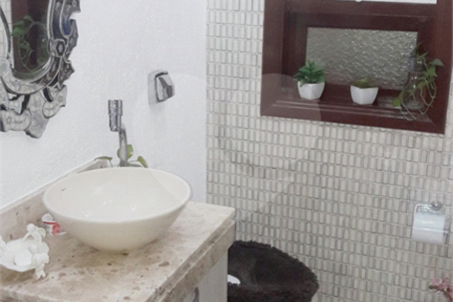 Casa à venda com 3 quartos, sendo 1 suíte,  em Horto Florestal, São Paulo, SP